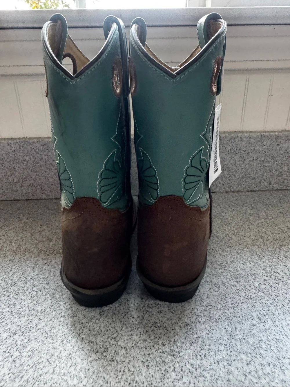Kids cowboy boots size 2